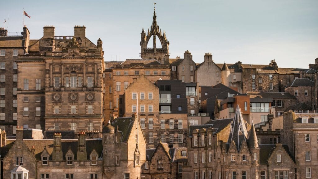 Edinburgh old town looks haunted